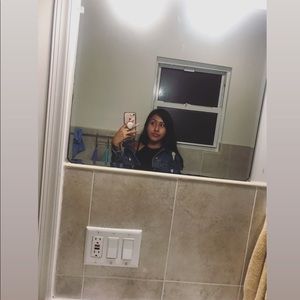 Meet your Posher, Edith